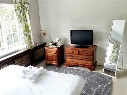 Rosemead Guest House Claygate المظهر الخارجي الصورة